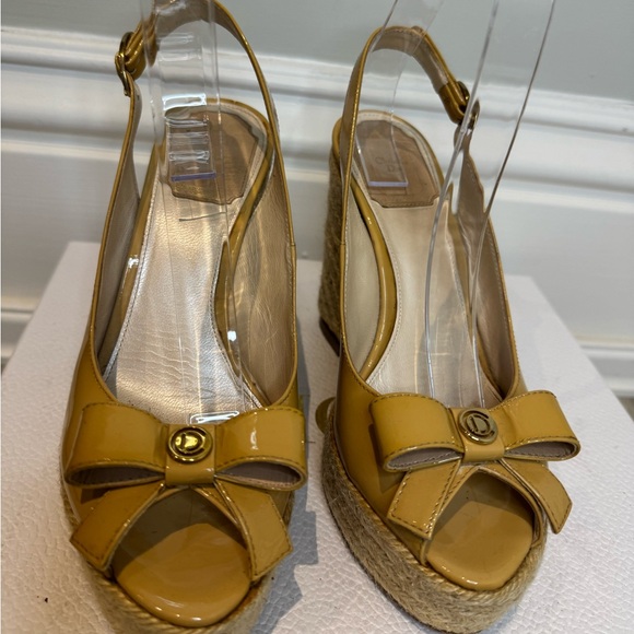 Classic DIOR Espadrilles That Will Be Staple In Your Closet! - Picture 7 of 7
